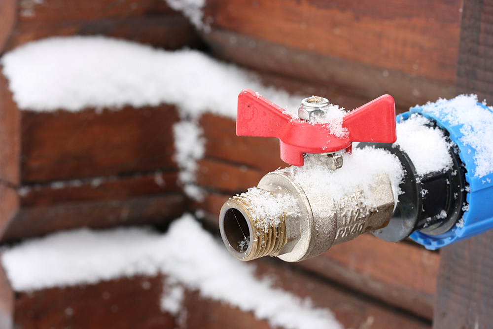How to Prevent Winter Pipe Bursts with Simple Insulation Tips